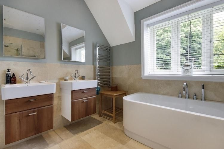 Dog/house sitter in beautiful house in Sevenoaks - Image 2
