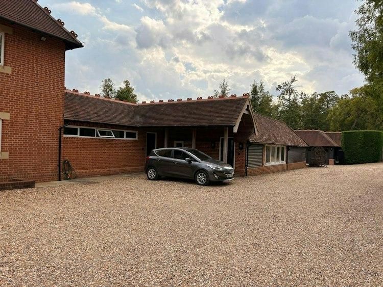 11 - 14 Dec Dogsit in Harleyford Nr Marlow BUCKS UK 4 Dogs - Image 9