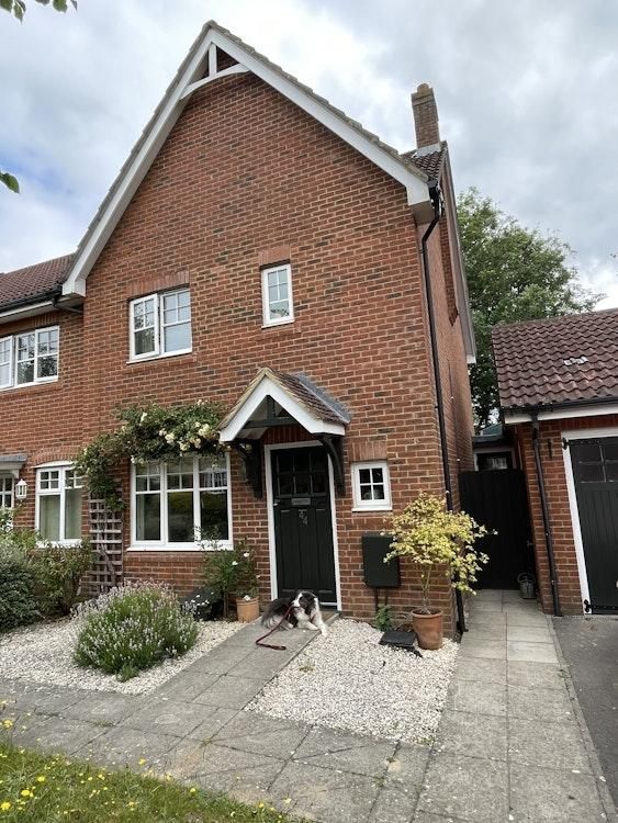 7 night stay May 2027 one dog Odiham