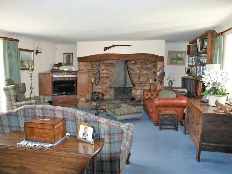10-18 December Dogsit nr Great Missenden BUCKS UK - 1 Corgi - Image 5