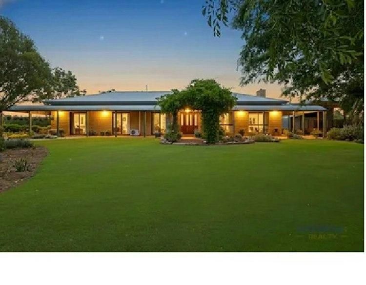 23 Oct - 28 Jan Country Retreat Catsit Queensland AUSTRALIA - Image 2