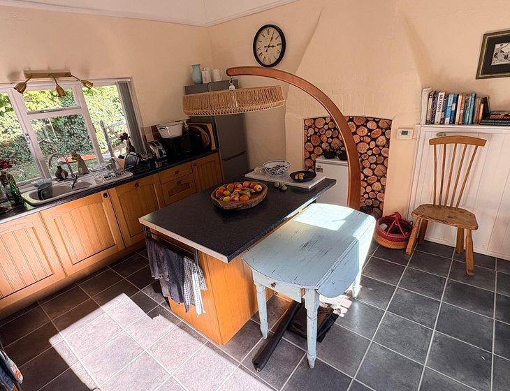 Witney, South East England - Image 3