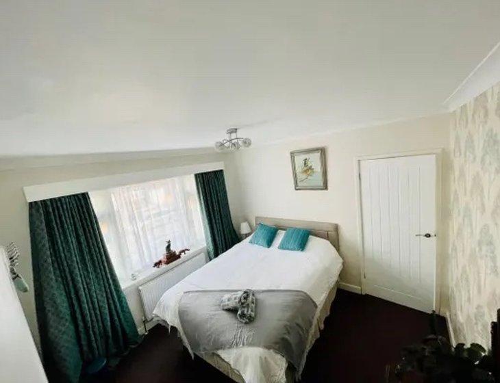Carlton, East Midlands - Image 8