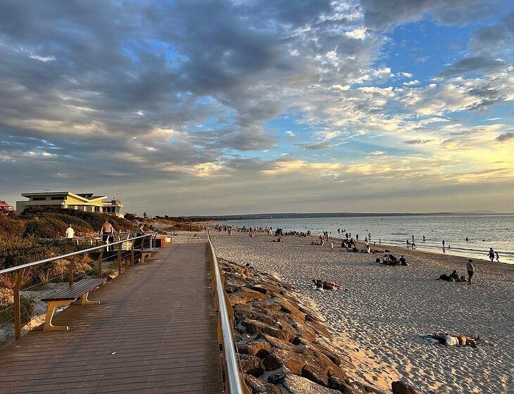 Frankston, Victoria - Image 2