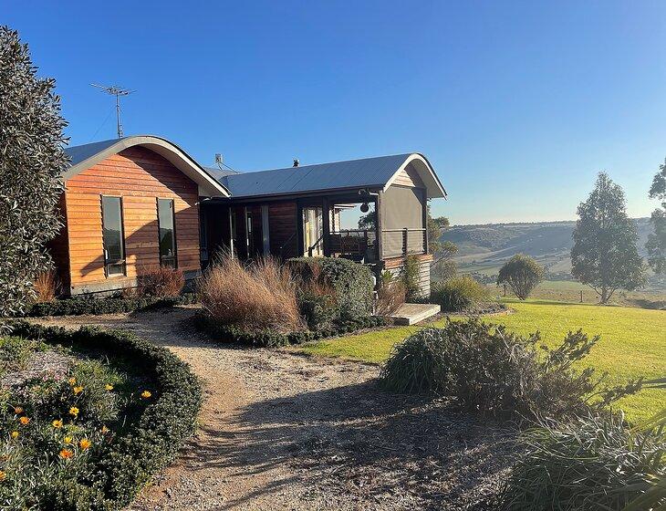 Maude, Victoria