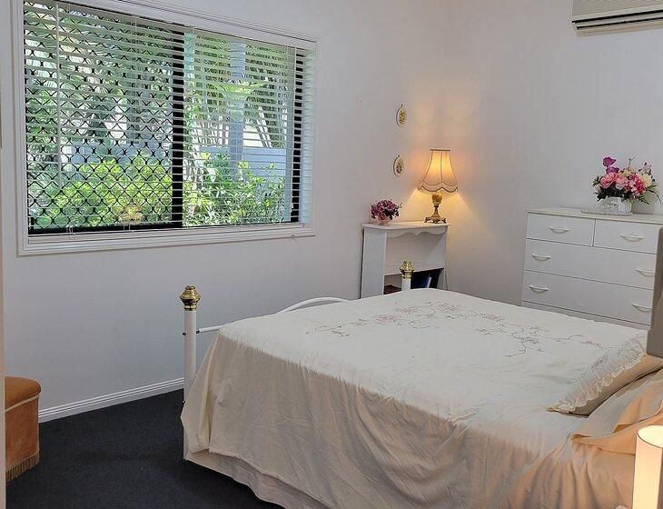 Arundel, Queensland - Image 4