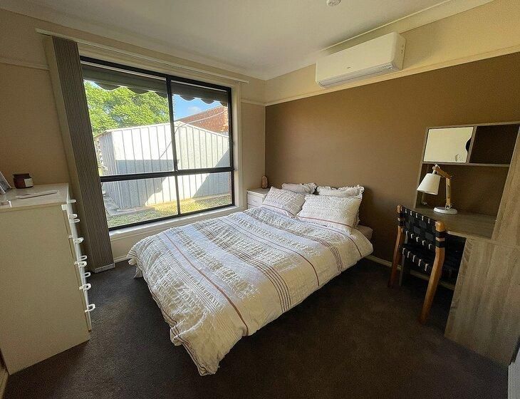 Altona Meadows, Victoria - Image 6