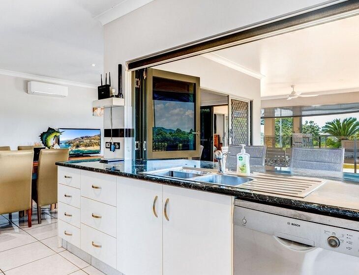 Mission Beach, Queensland - Image 4