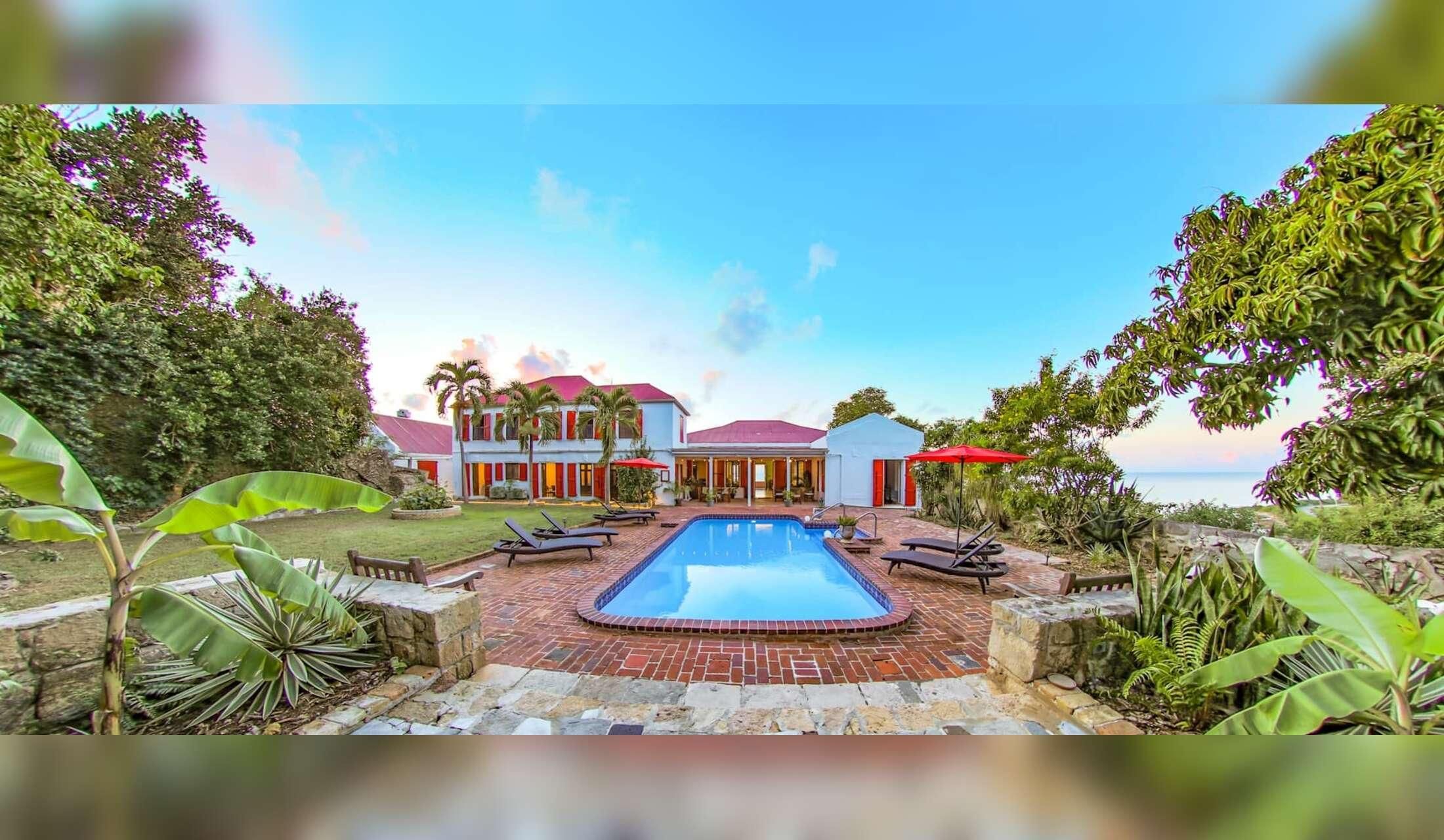 Oceanfront Estate in the Caribbean - Image 10