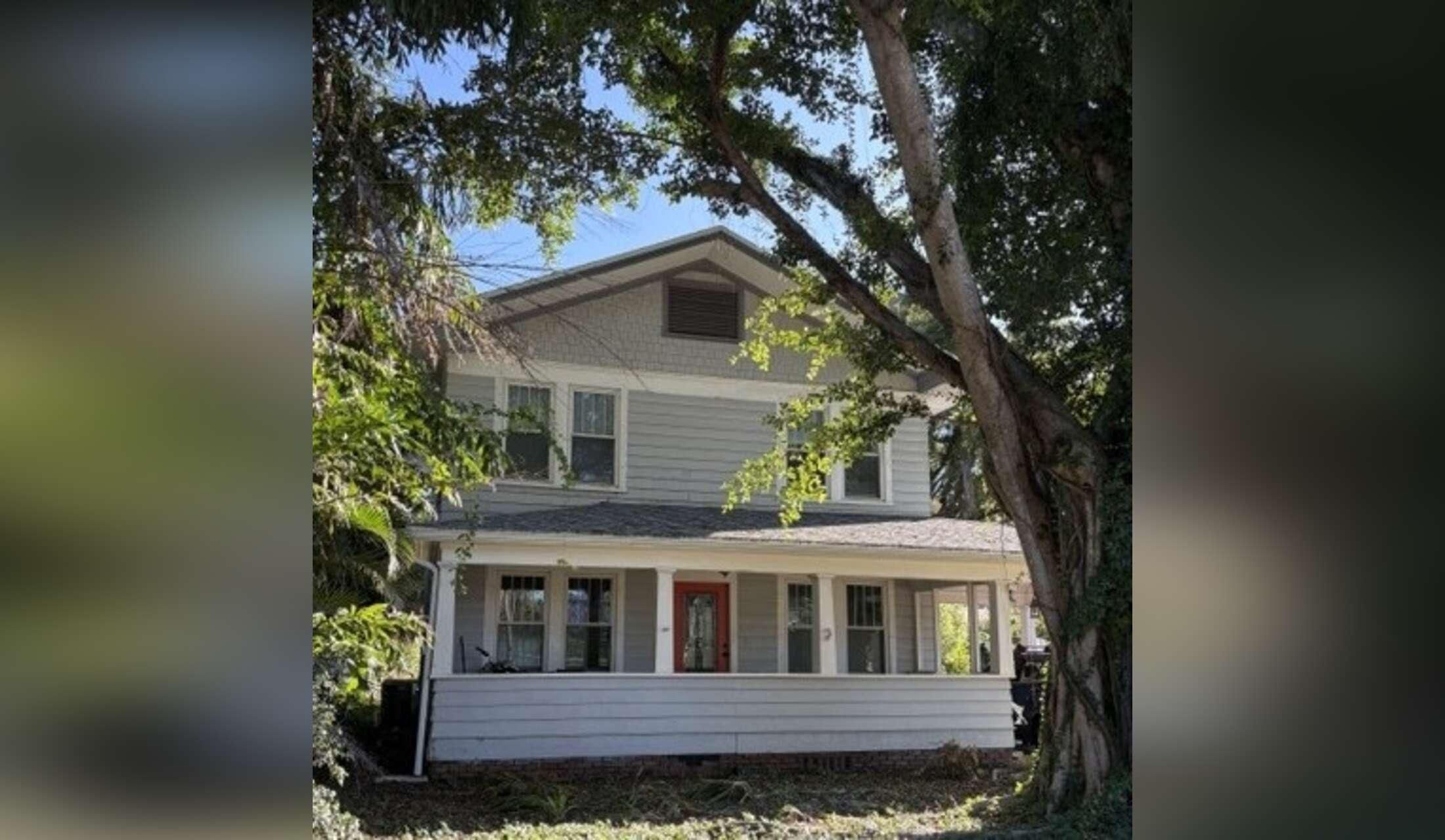 West Bradenton Historic Home with 2 sweet kitties