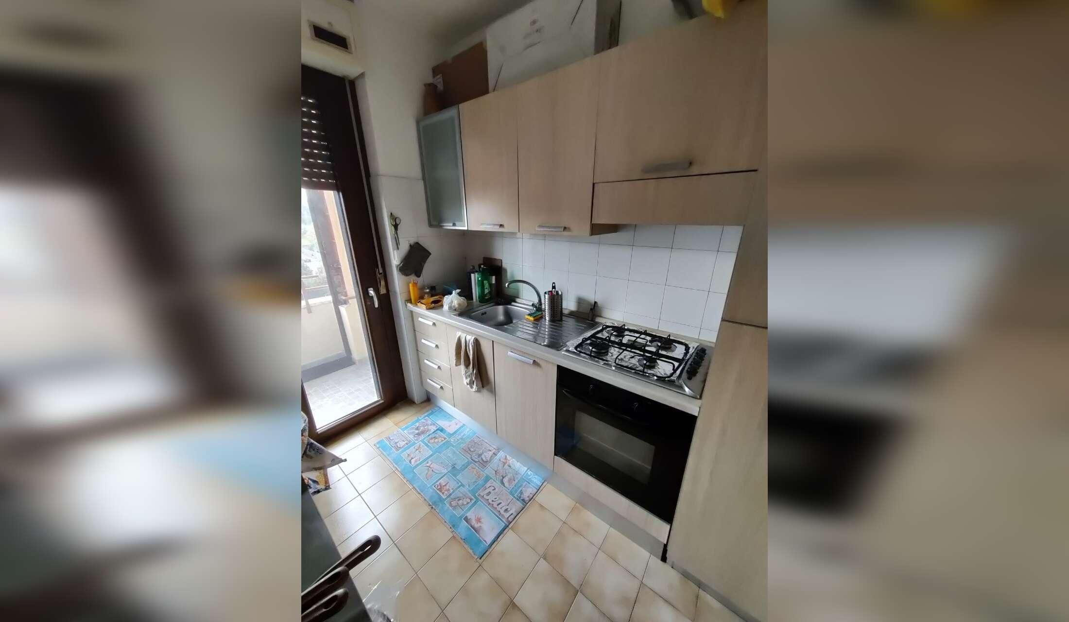 House keeper/cat sitter, with accomodation into house - Image 9