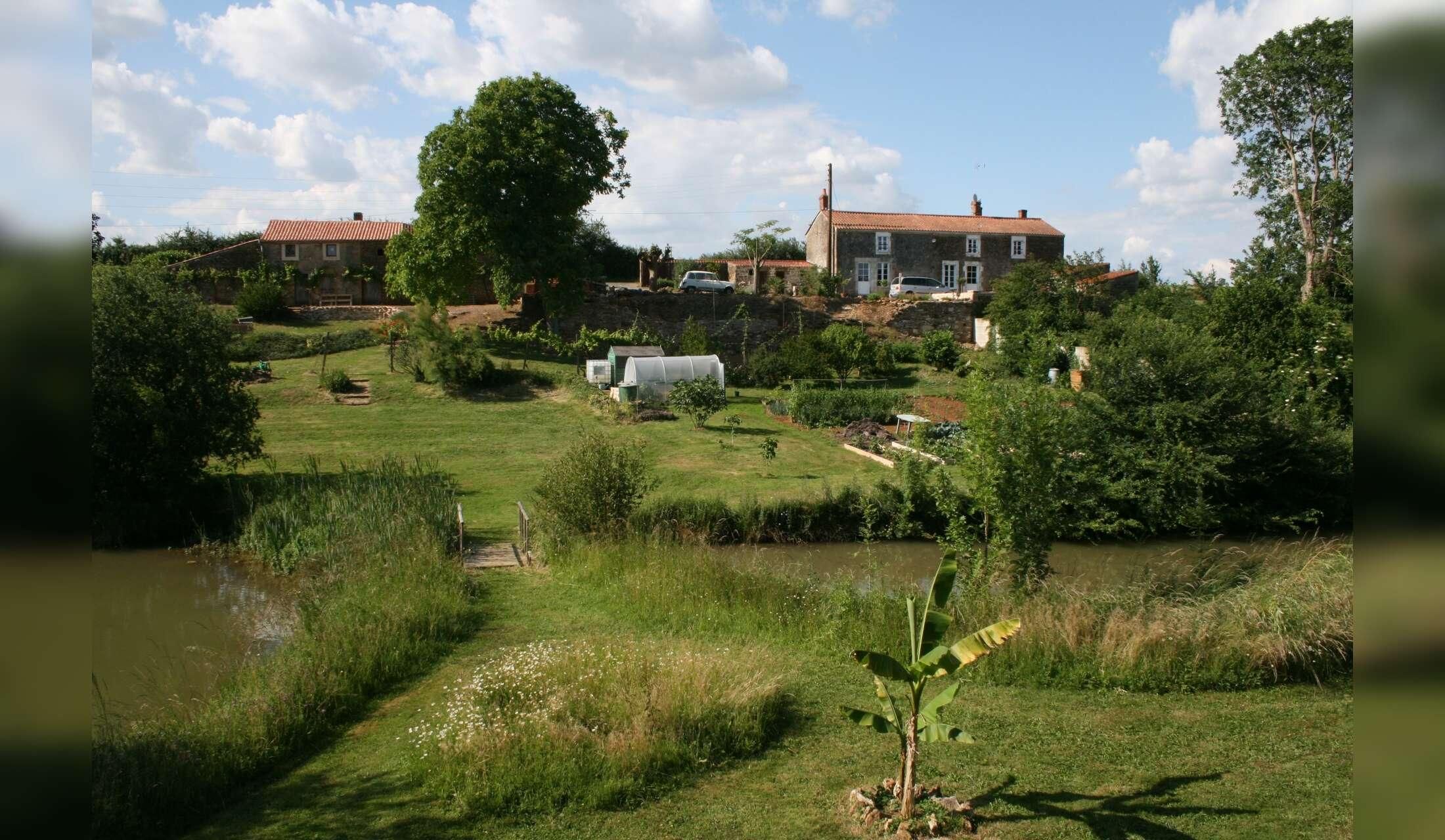 Lakeside Farmhouse in the Sunny Vendee - Image 4
