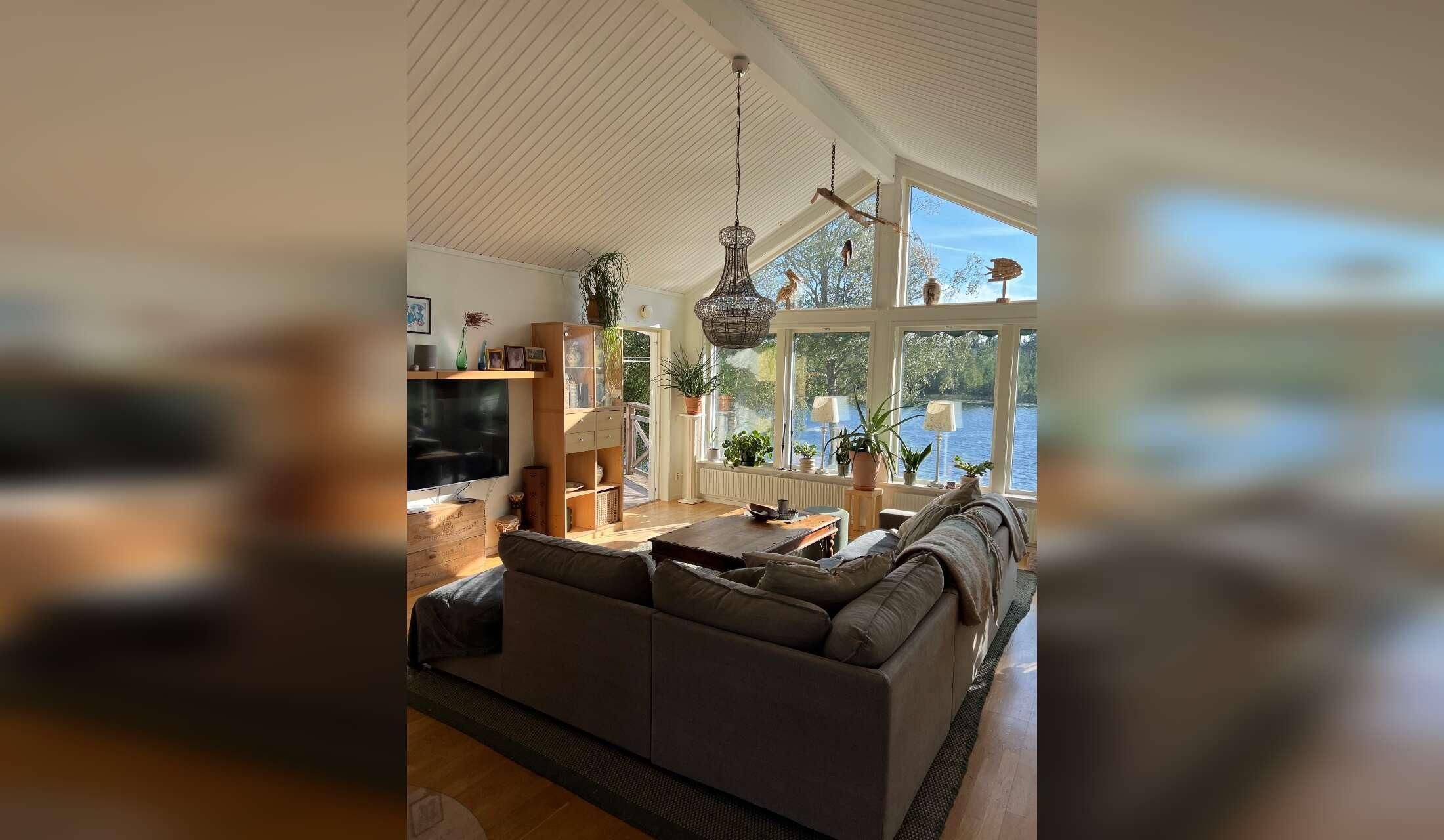 Peaceful lakeside home, 3 lovely dogs, sauna & car – Swedish countryside near Gothenburg | 22 Oct–2 Nov - Image 6