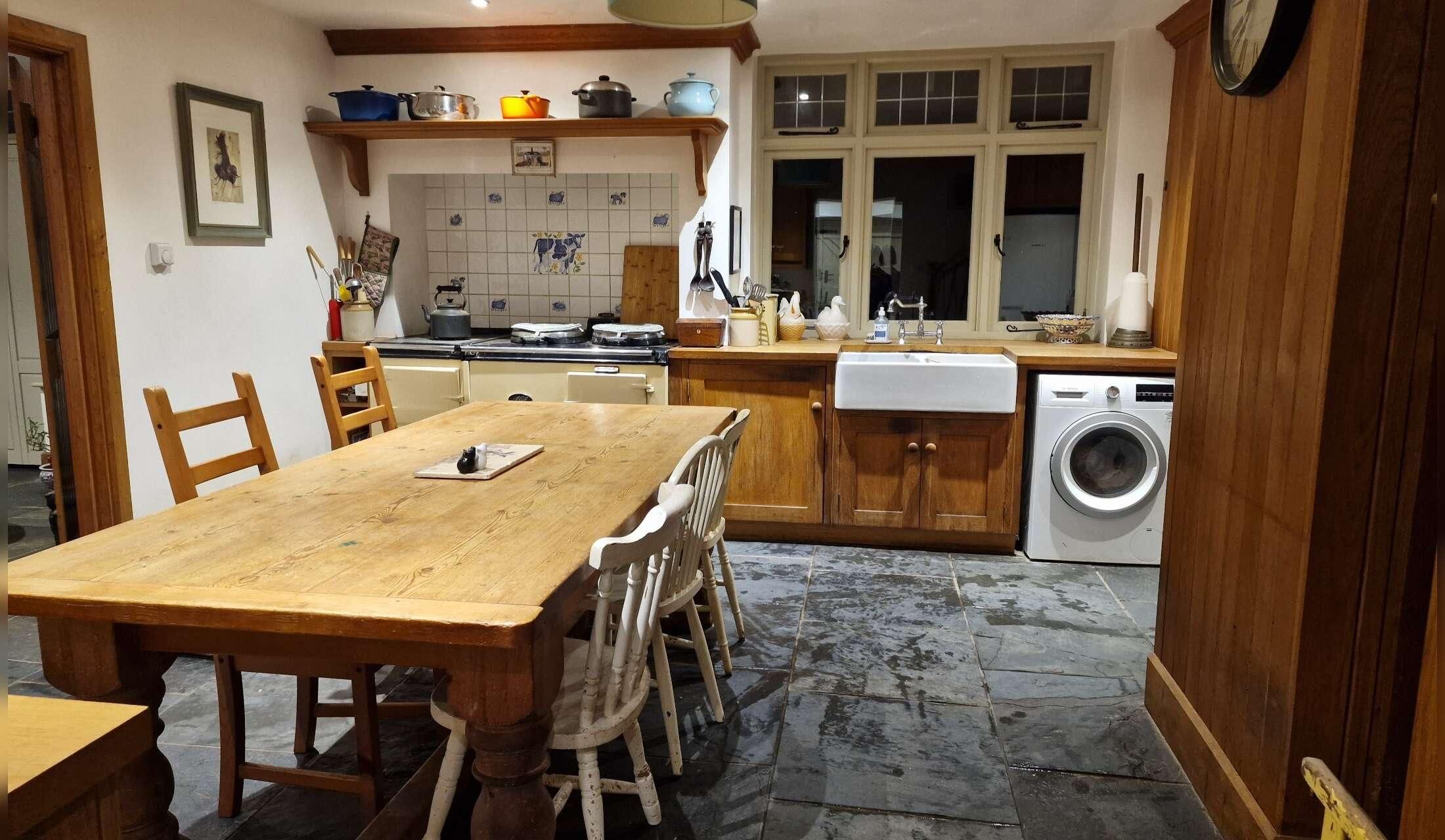Experienced (non-professional)  animal lovers for cottage in West Sussex - Image 9