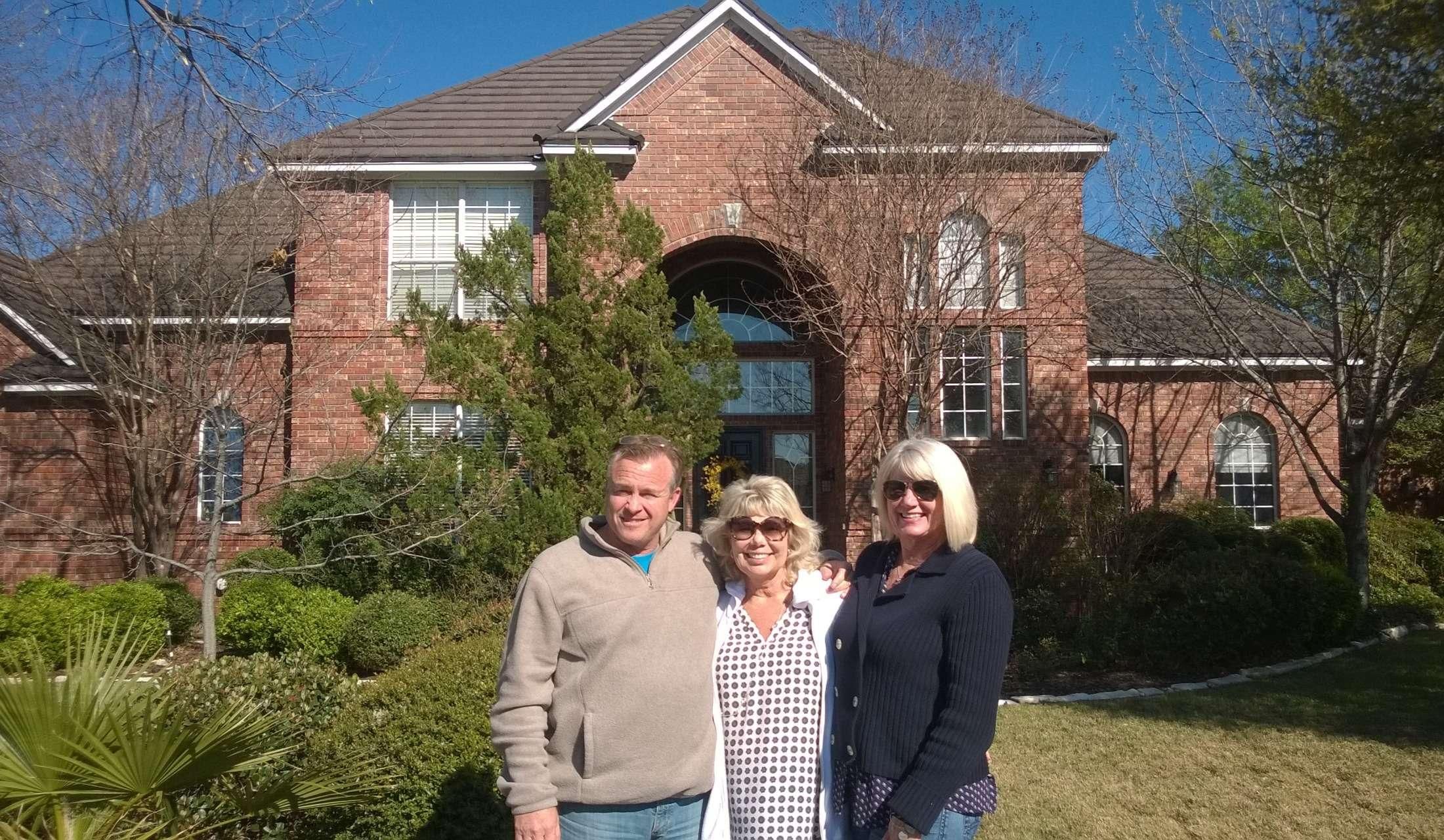 Arlington, Texas luxury home needs Dog Lover in January - Image 3
