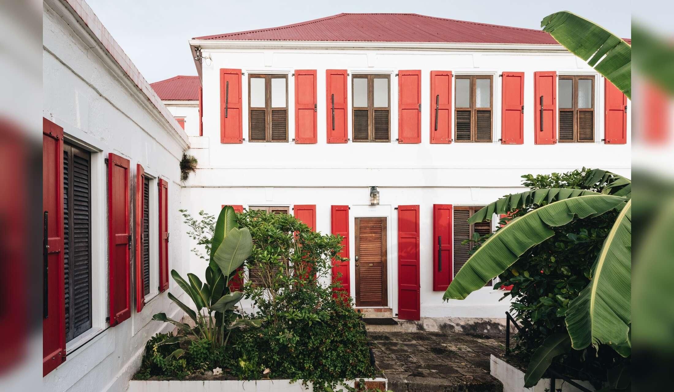 Oceanfront Estate in the Caribbean - Image 8