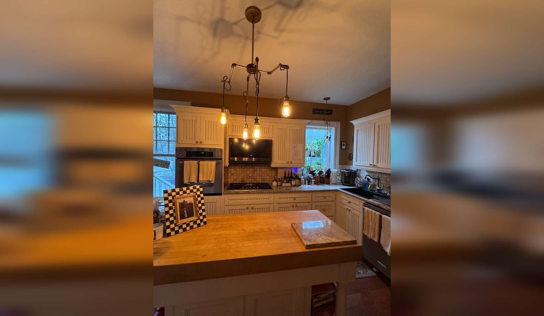 My 1884 Victorian Farmhouse home in Maplewood with 4 beautiful rescue bunnies - Image 2