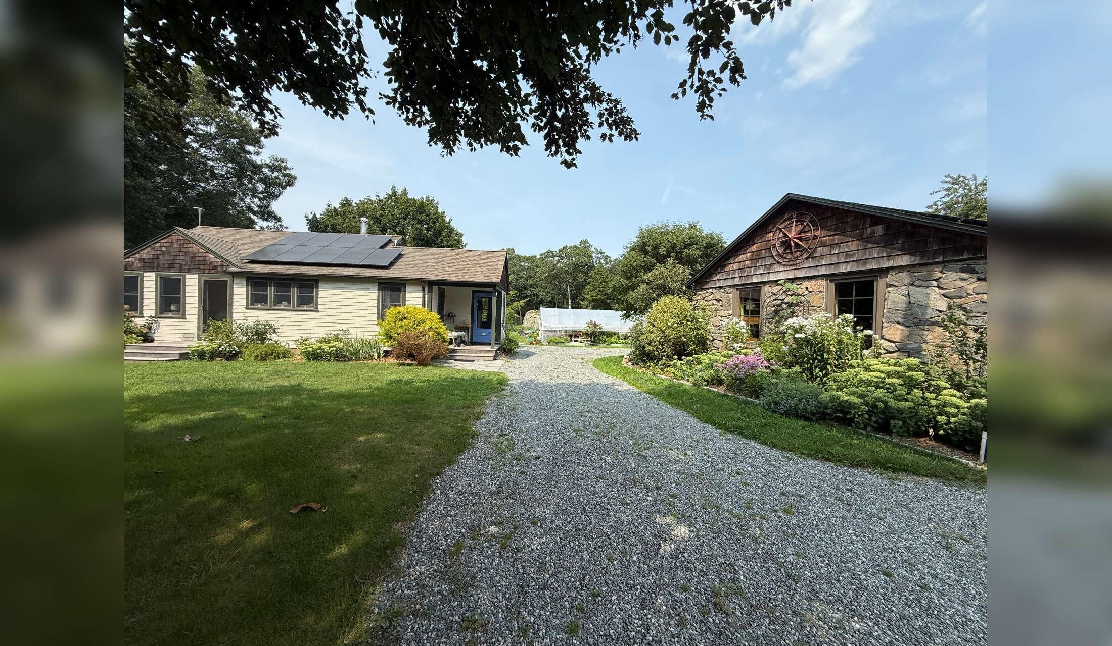 October in Rhode Island: no pets, just houseplant and garden watering
