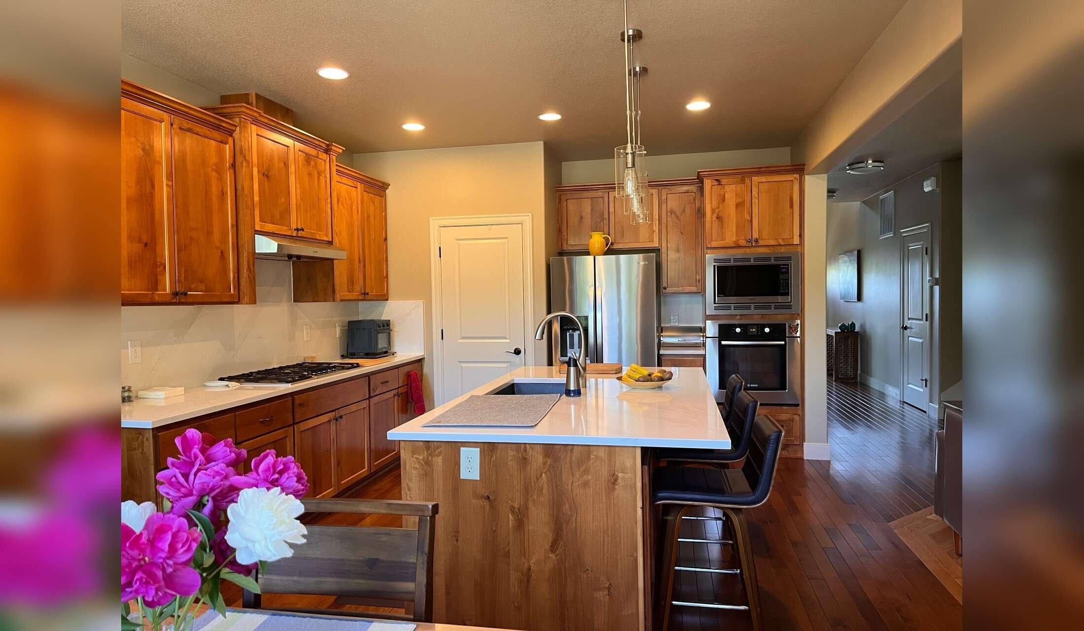 Spacious Southern Oregon Retreat Near Wineries, Hiking & National Parks - Image 10