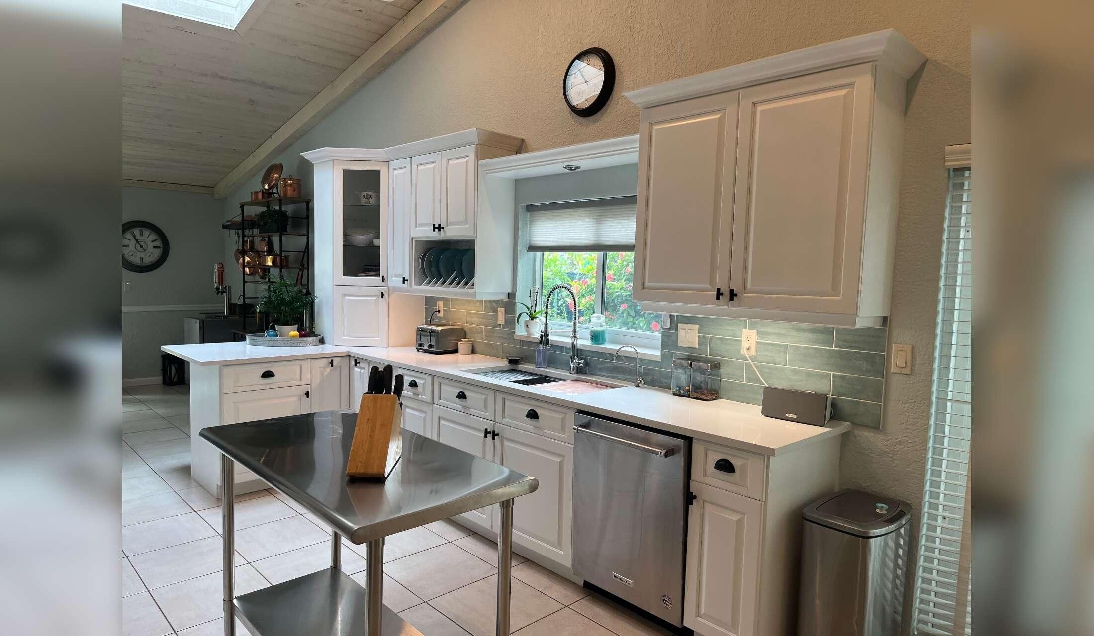 Resort Style Home near Fort Lauderdale  with 2 Wheatons - Image 6