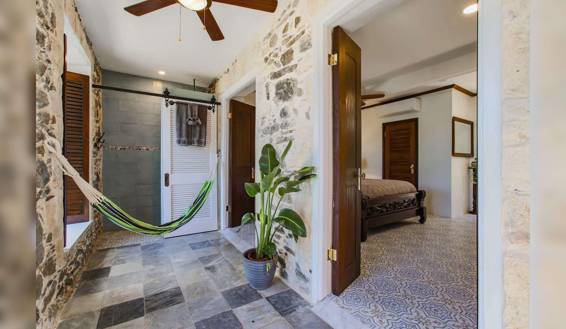 Oceanfront Estate in the Caribbean - Image 7