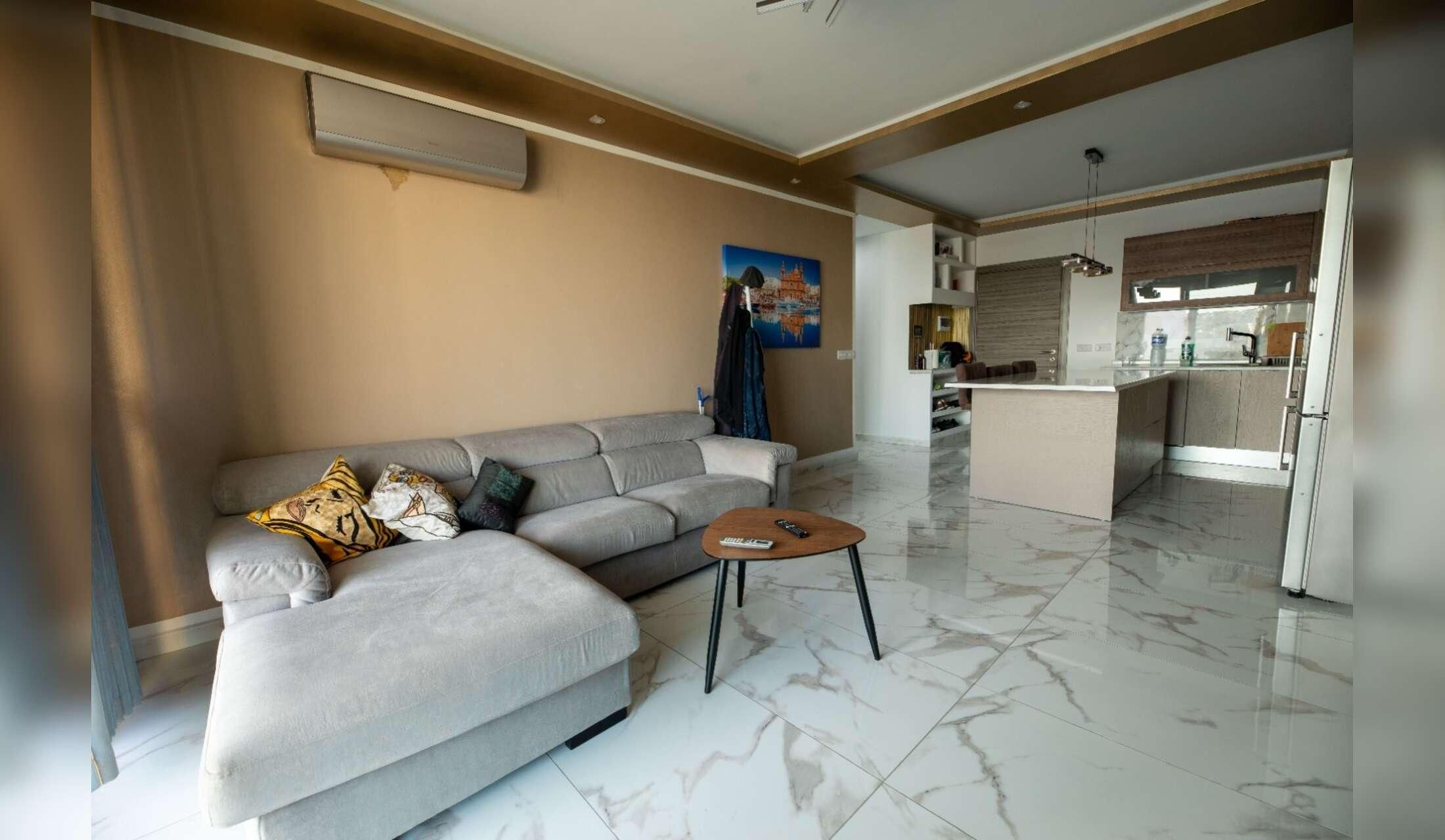 Malta Vegan Home: Private Ensuite Room, Plant-Based Cat Care - Image 3