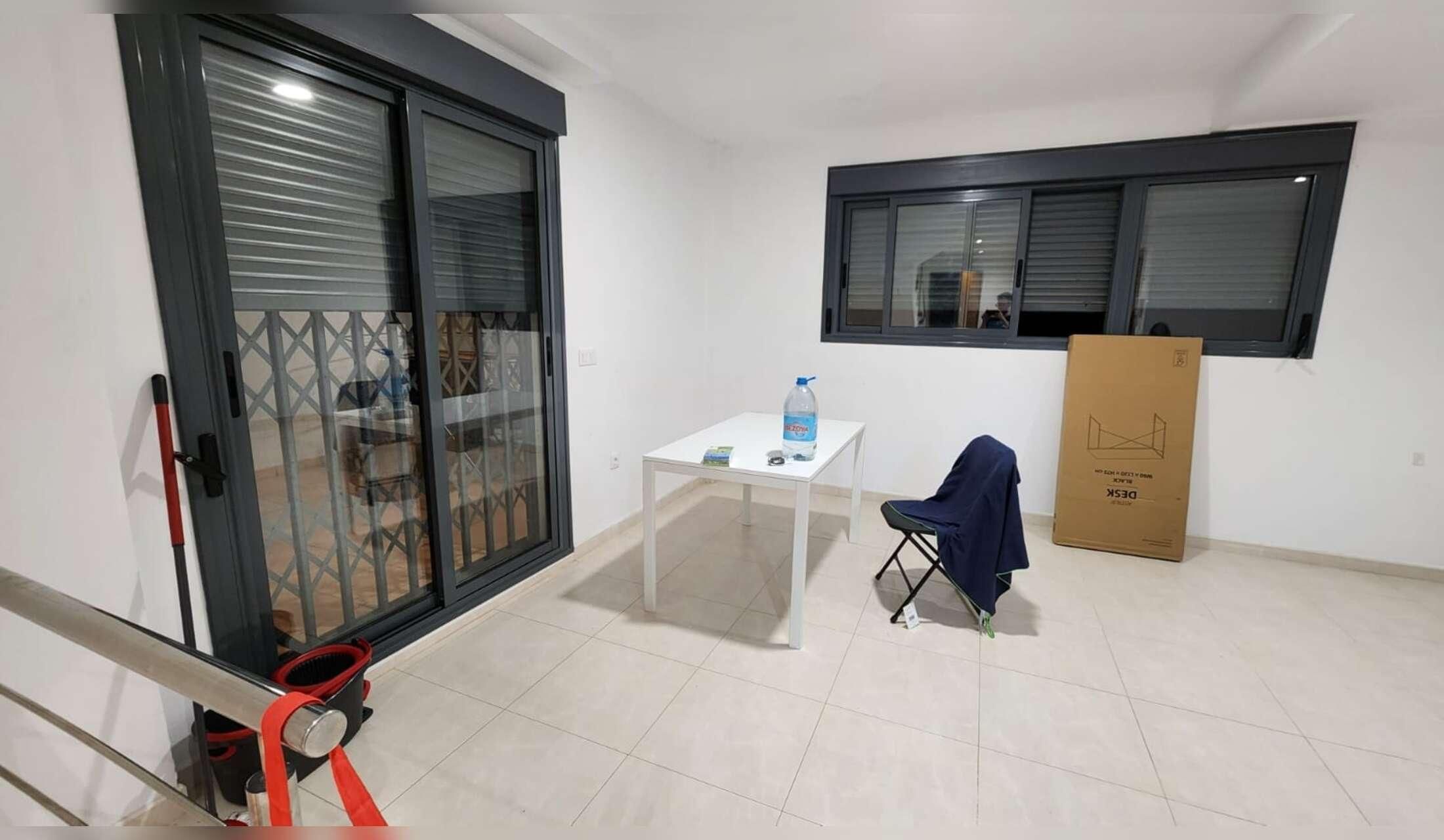 House sit with 2 lovely dogs (Husky & mix) near Valencia, Spain - Image 4