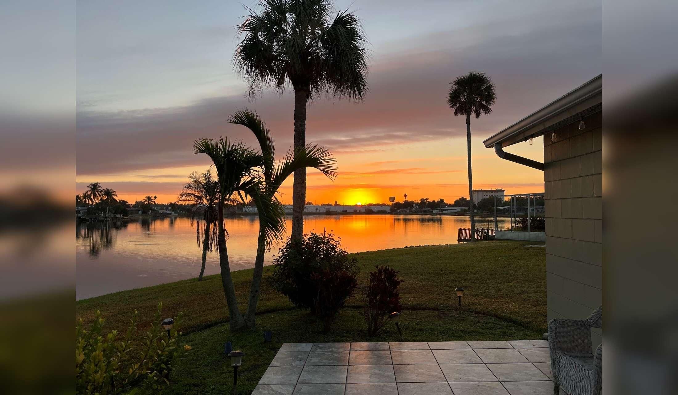 Lakeside Florida Home - Image 4