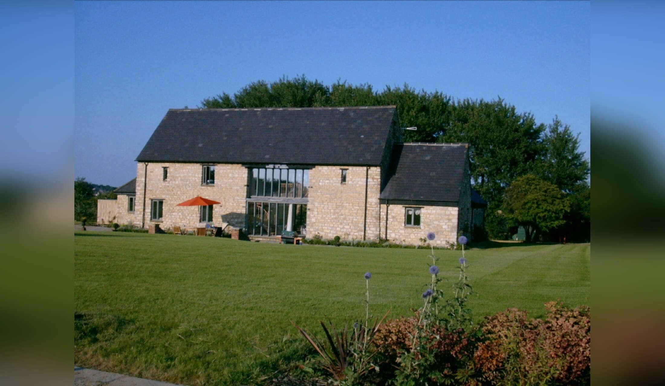 Farm stay: 15 alpaca, 2 cats, 1 house with housemate