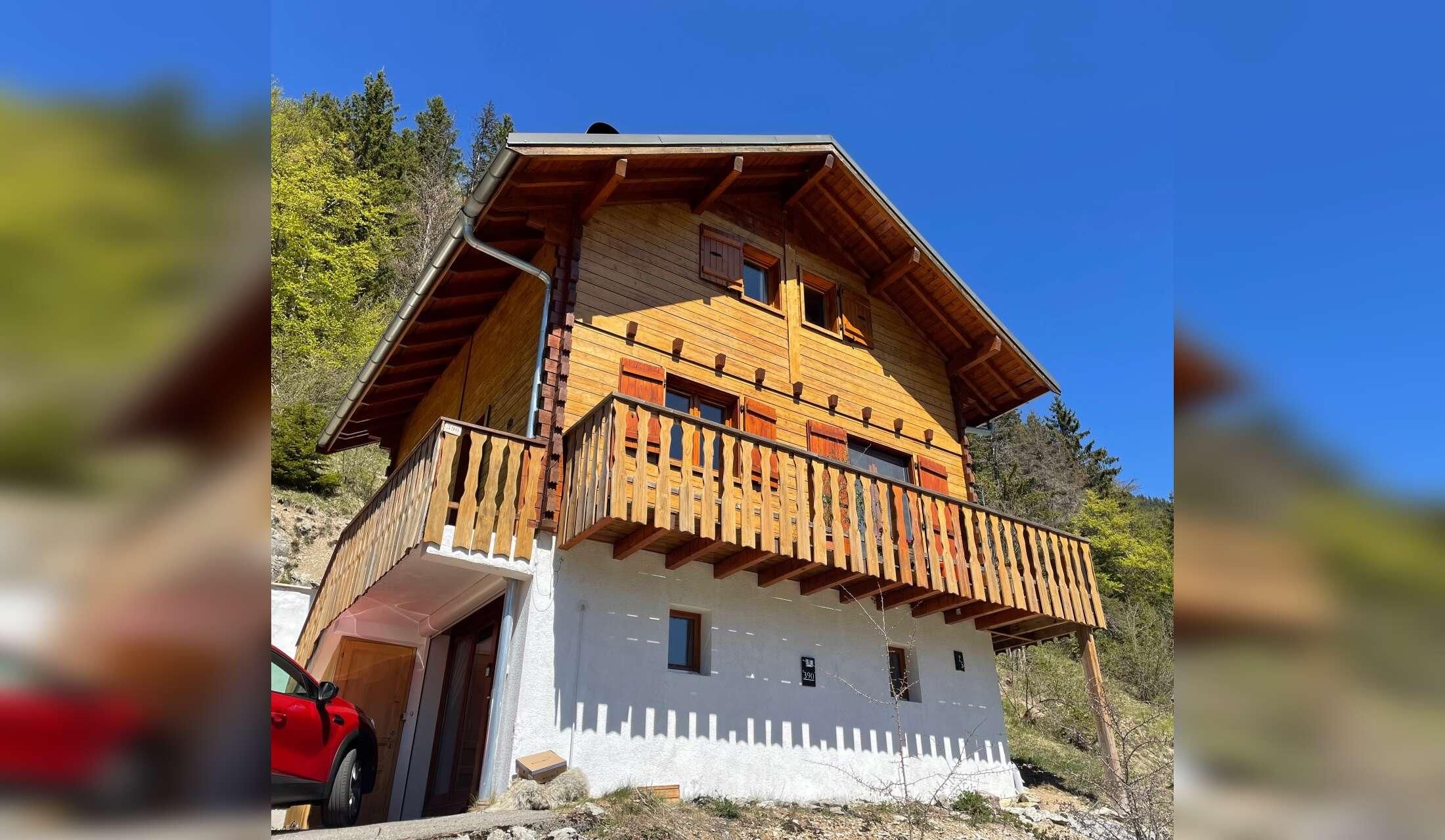 Cat and house sitter needed in a village in the French Alps