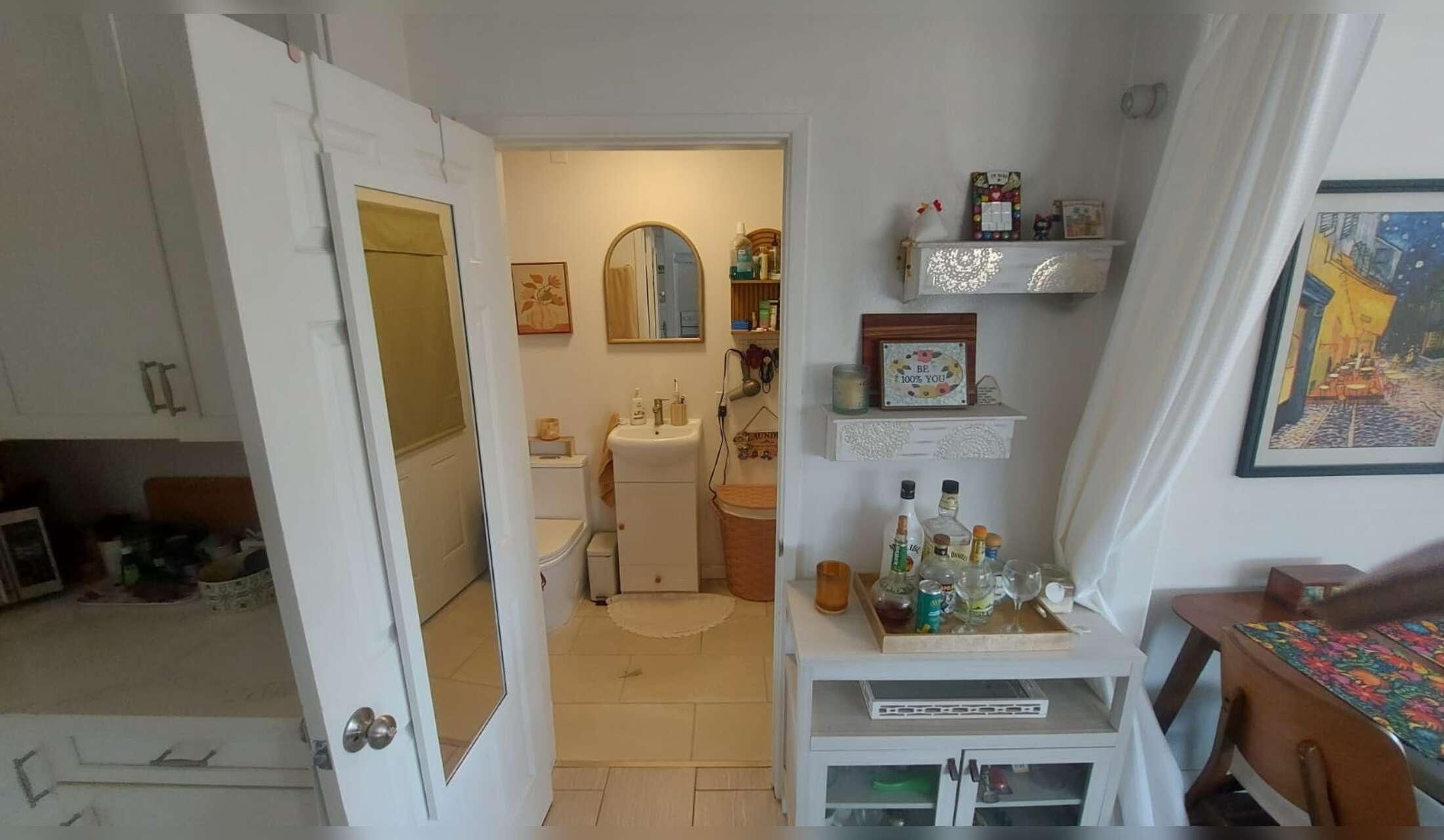 San Diego opportunity - 2 beautiful, easy kitties in bright, beautiful studio apt in convenient, walkable downtown Chula Vista - Image 8