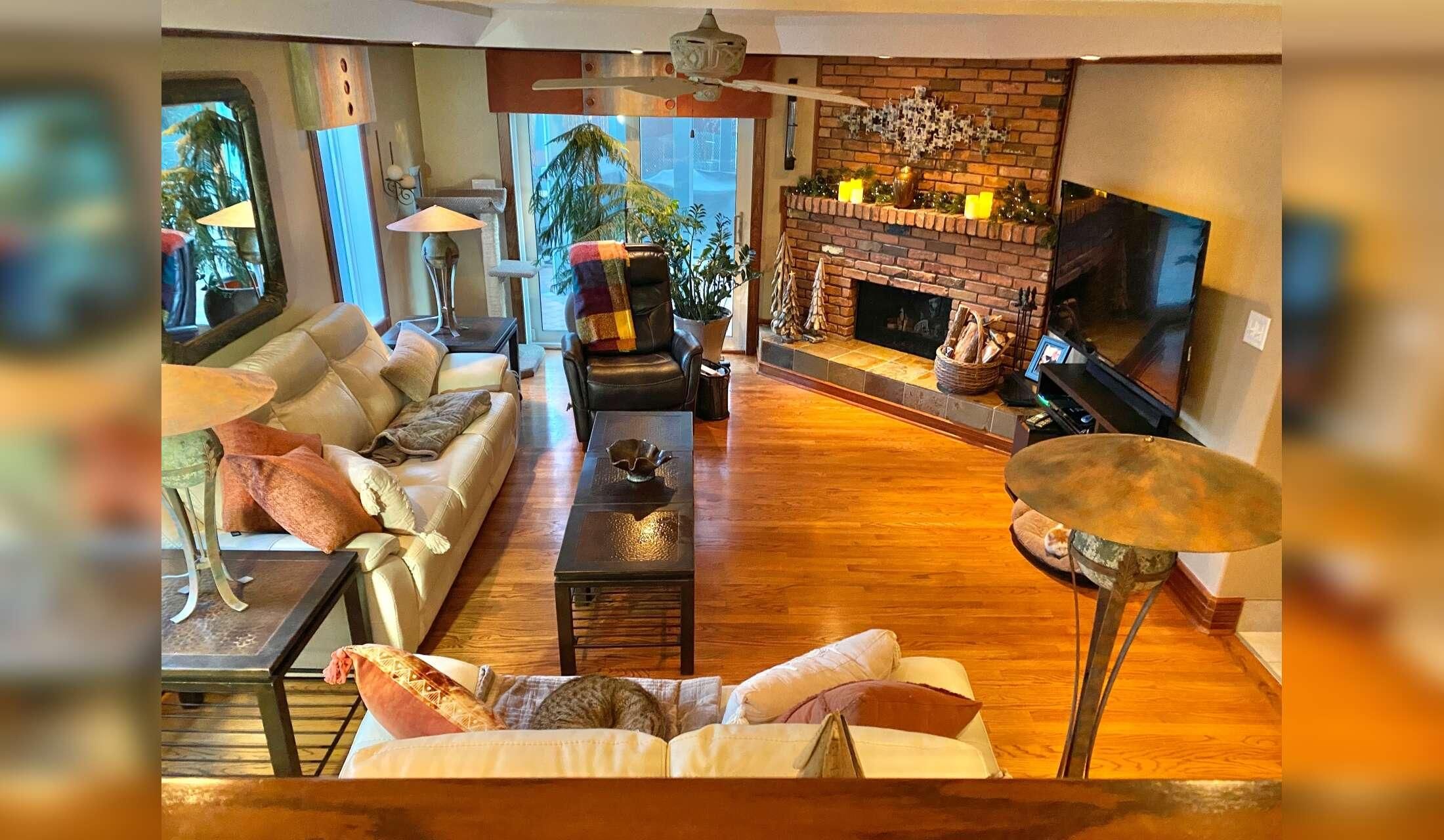 ENJOY A PEACEFUL HAVEN WITH FURRY FRIENDS JUST MINUTES AWAY FROM THE HUSTLE & BUSTLE - Image 8