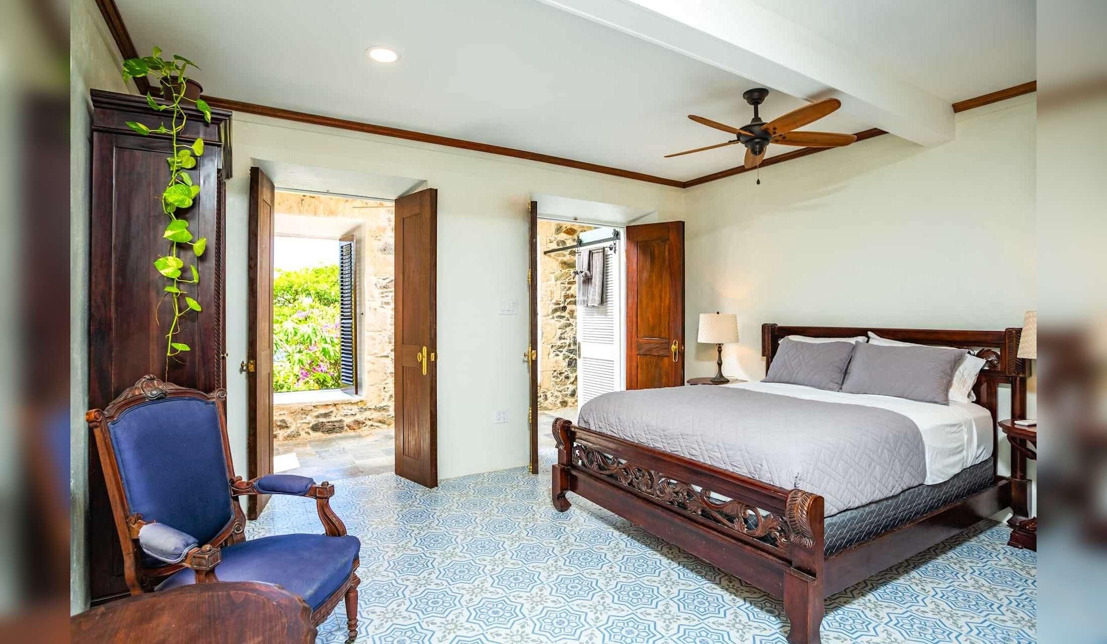 Oceanfront Estate in the Caribbean - Image 5