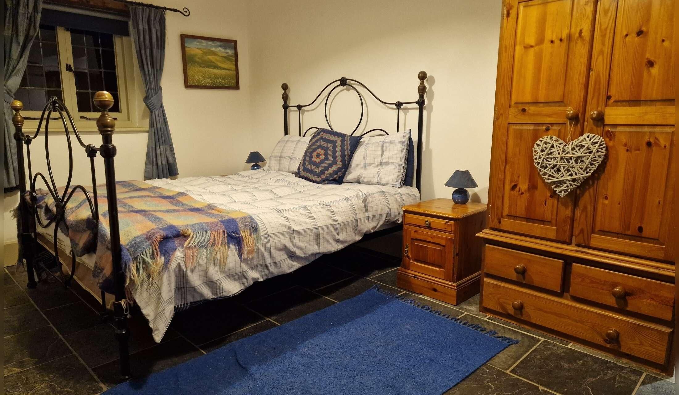 Experienced (non-professional)  animal lovers for cottage in West Sussex - Image 10