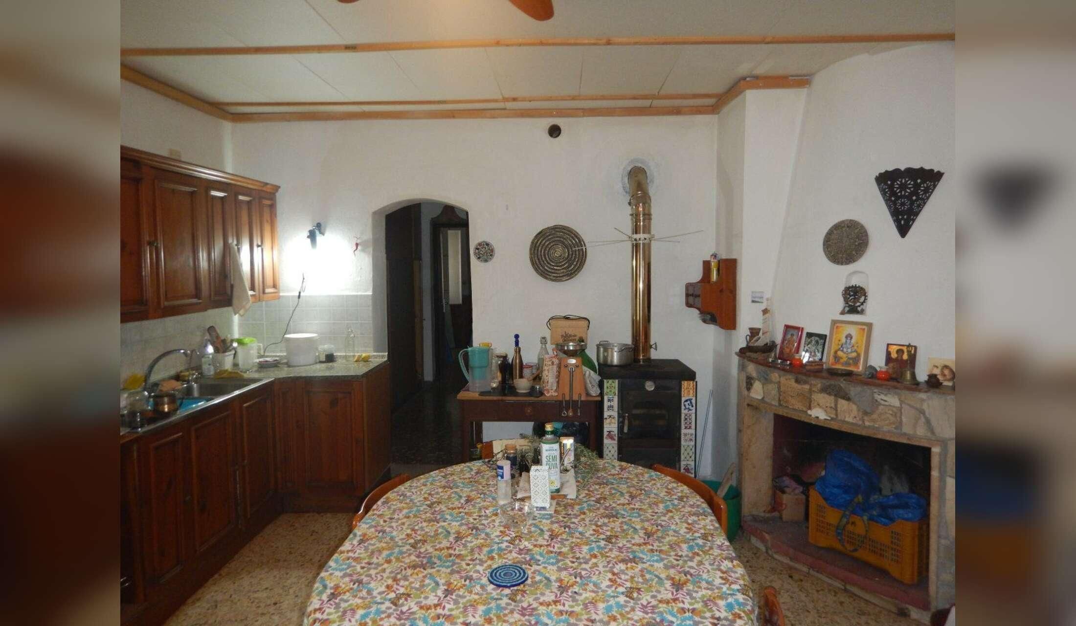 Countryside house (+ two cats) in Valle d'Itria, Puglia - Image 5