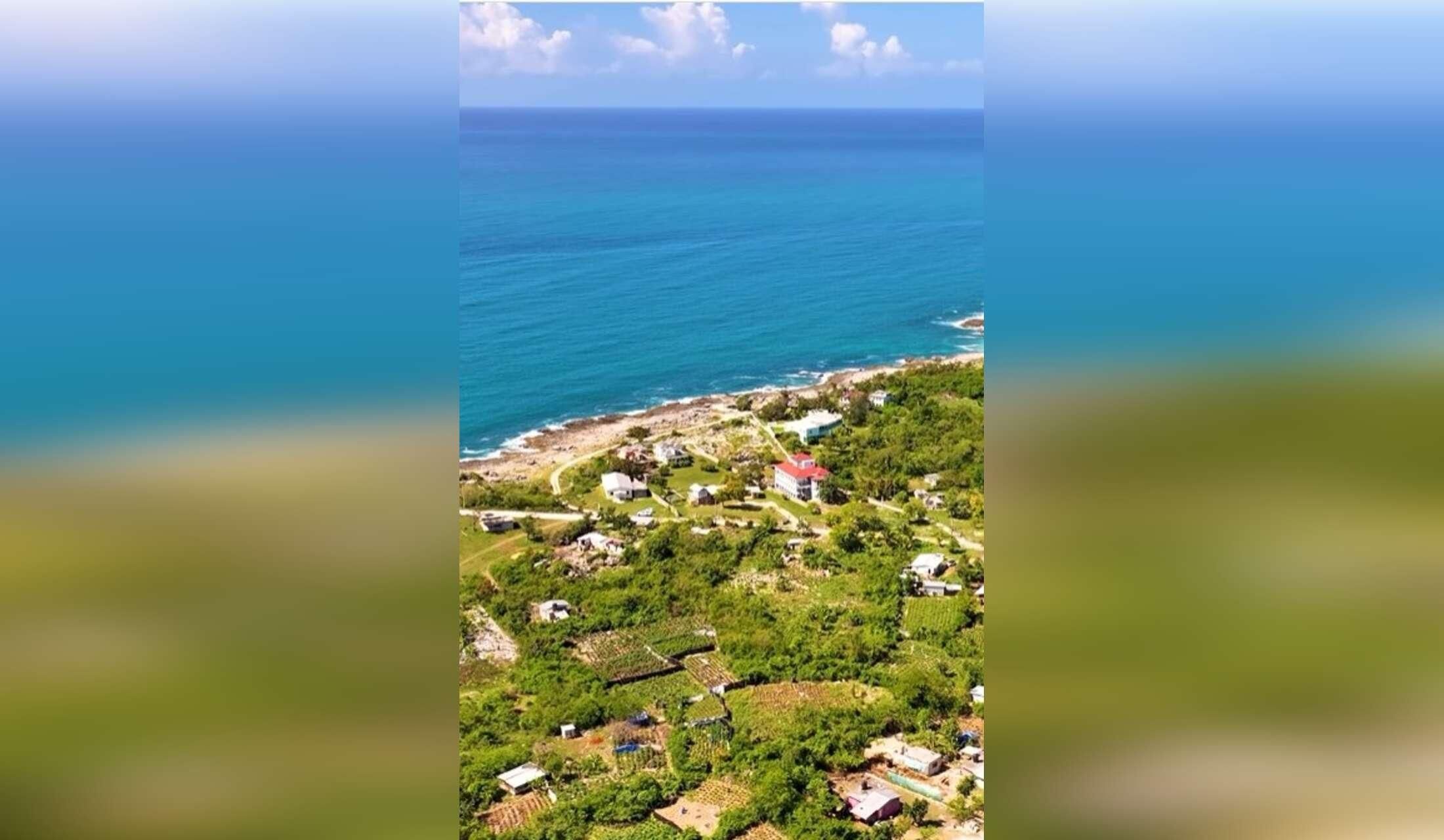 Mansion on the water near Negril Jamaica - Image 8