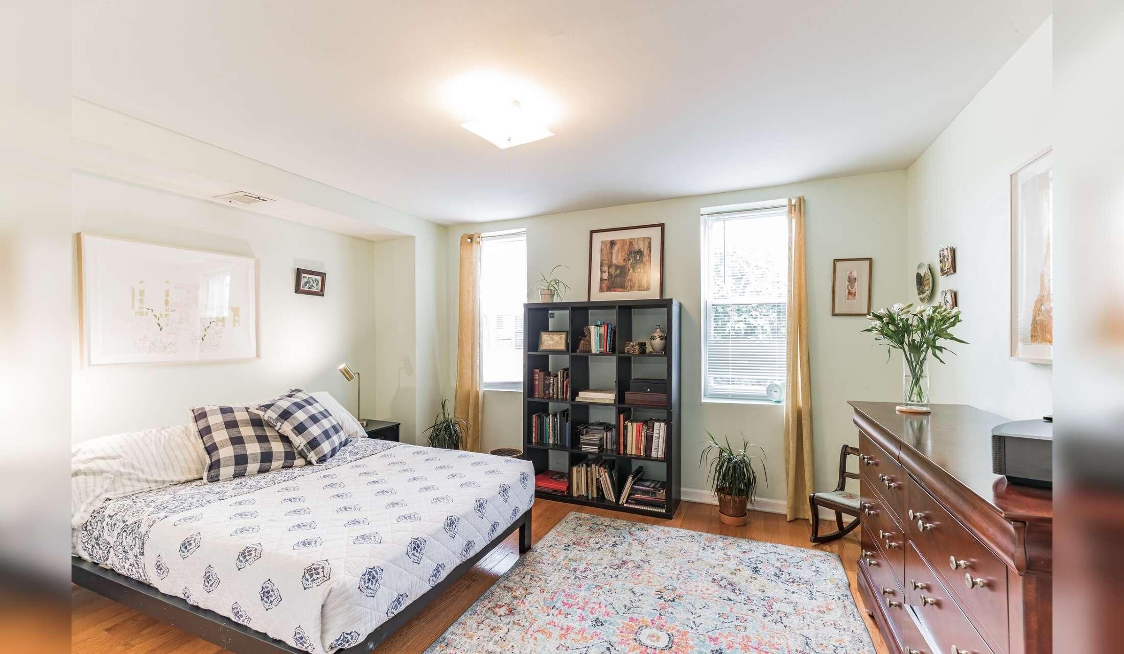 Sweet lab, cozy row home, South Philadelphia friendly neighborhood - Image 4