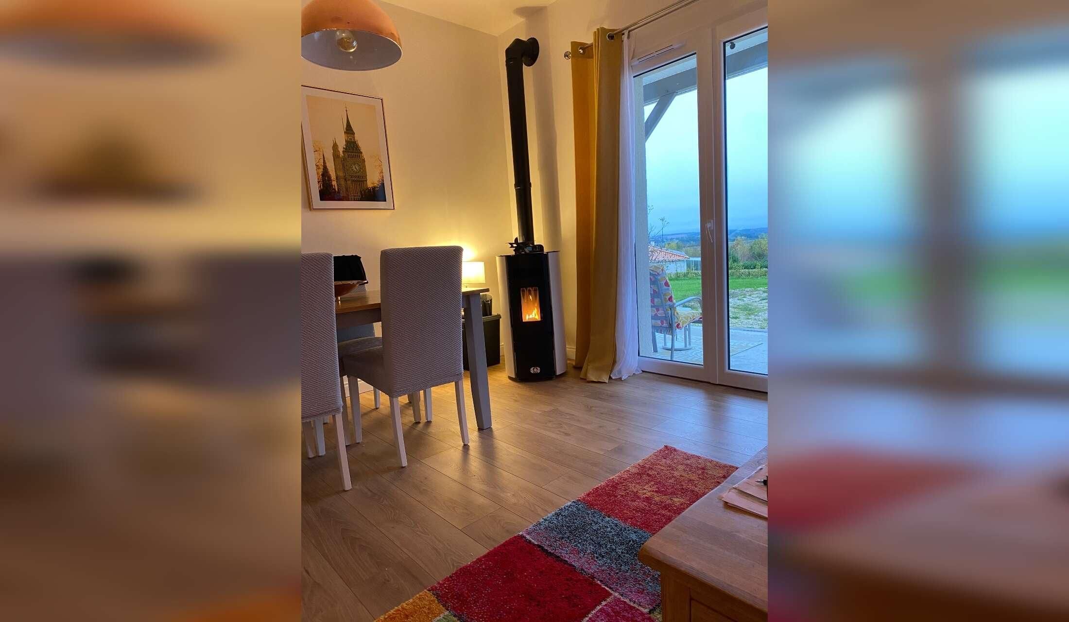 Cat lover needed in the beautiful Charente with lovely views!, - Image 2