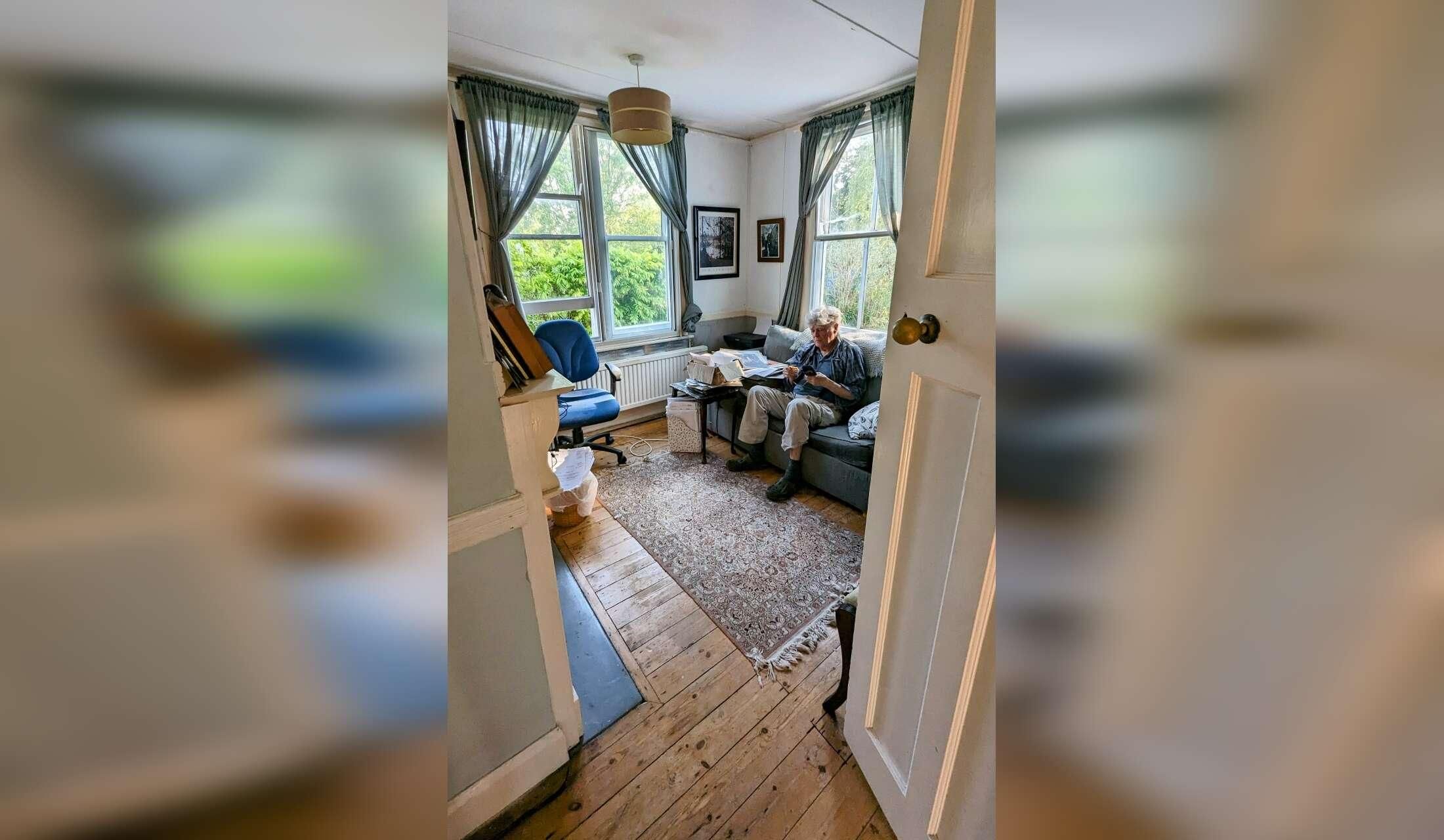 Cat and plant lover needed in wooden bungalow in Littlehampton West Sussex (varibale dates) - Image 7