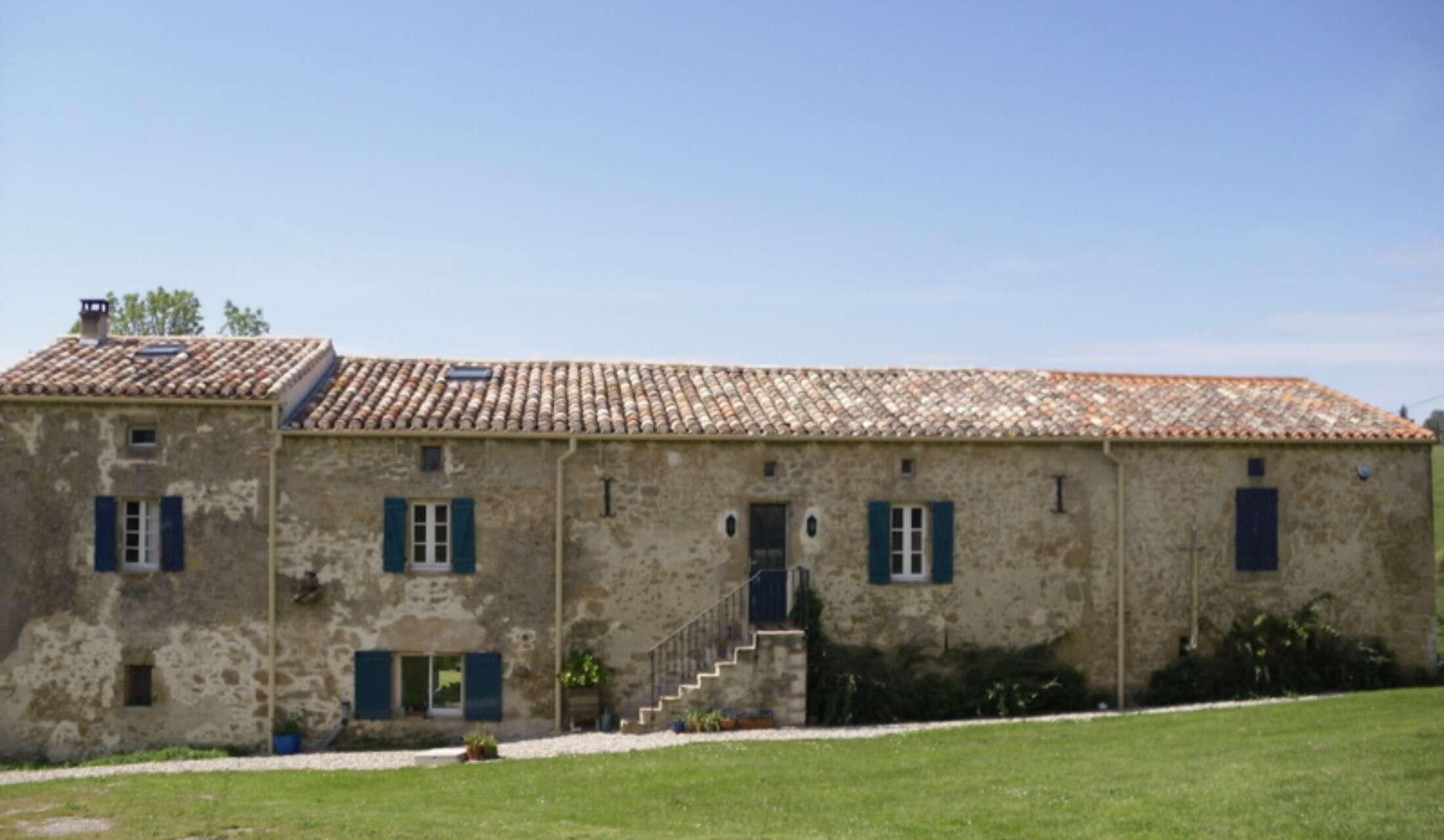 French farmhouse needs long-term outdoorsy ,cheerful and active house sitting couple - Image 3