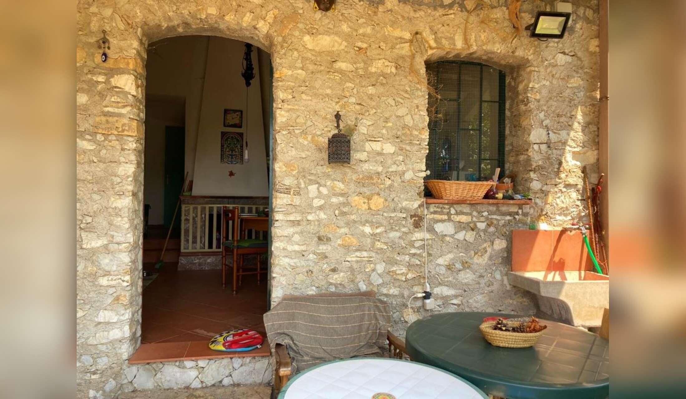 Dog walking and cat sitting in lovely countryside at Castelmola near Taormina (Sicily) - Image 6