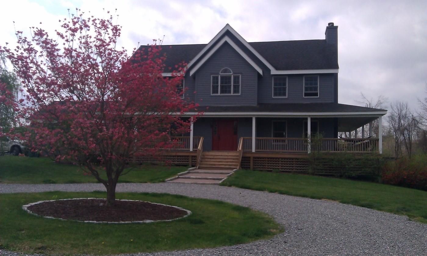 Farm in Northwest Connecticut, private with garden - Image 2