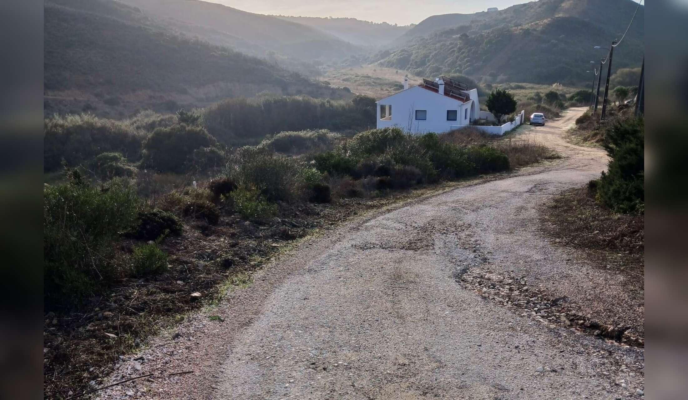 October 4-night getaway Monte Clerigo, Aljezur, Western Algarve. Lovely house with large garden, close to the sea. Great beaches, walking, surfing and nature - Image 3