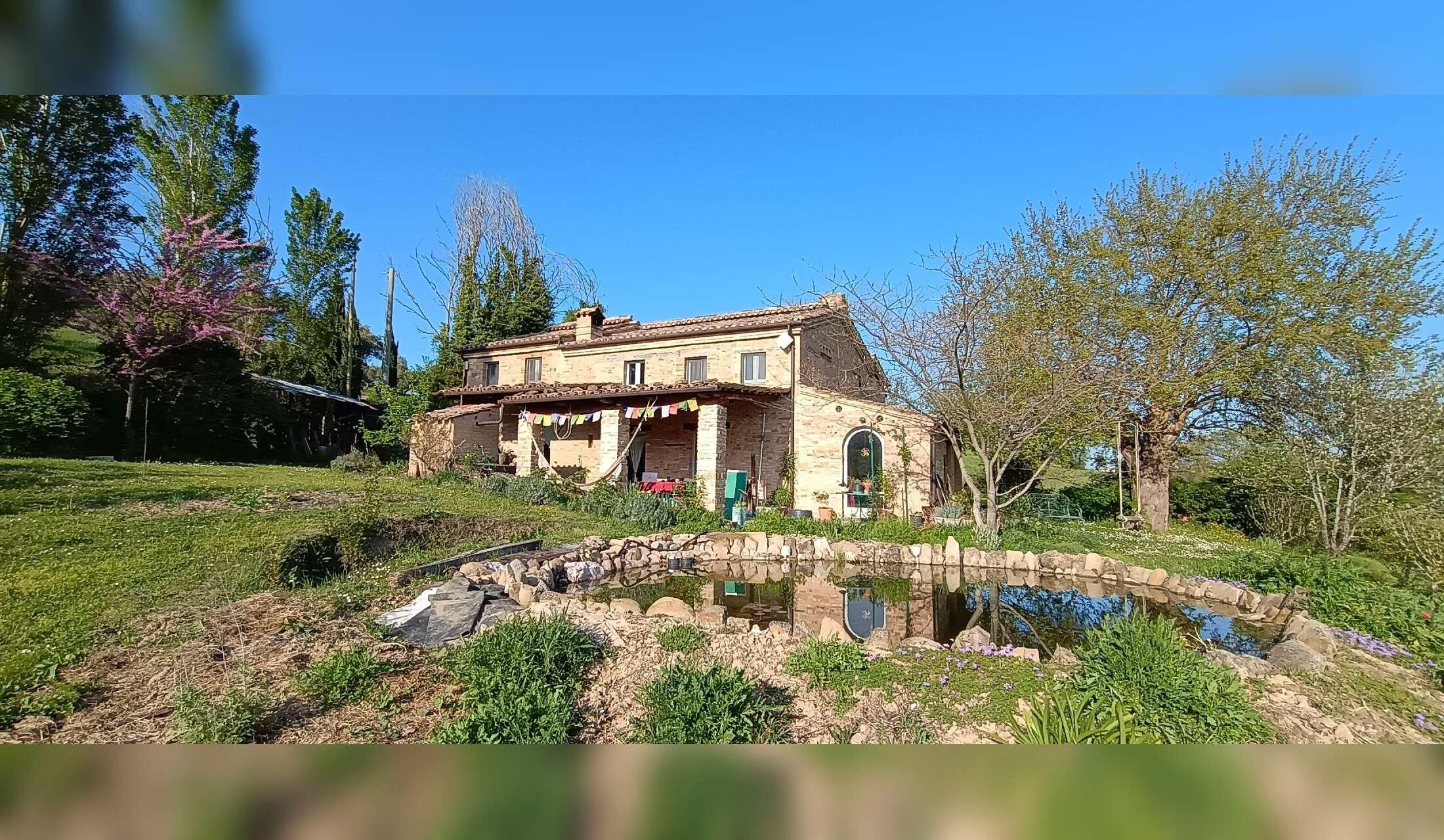 Classic stone house in the beautiful rolling hills of central Italy - Image 5