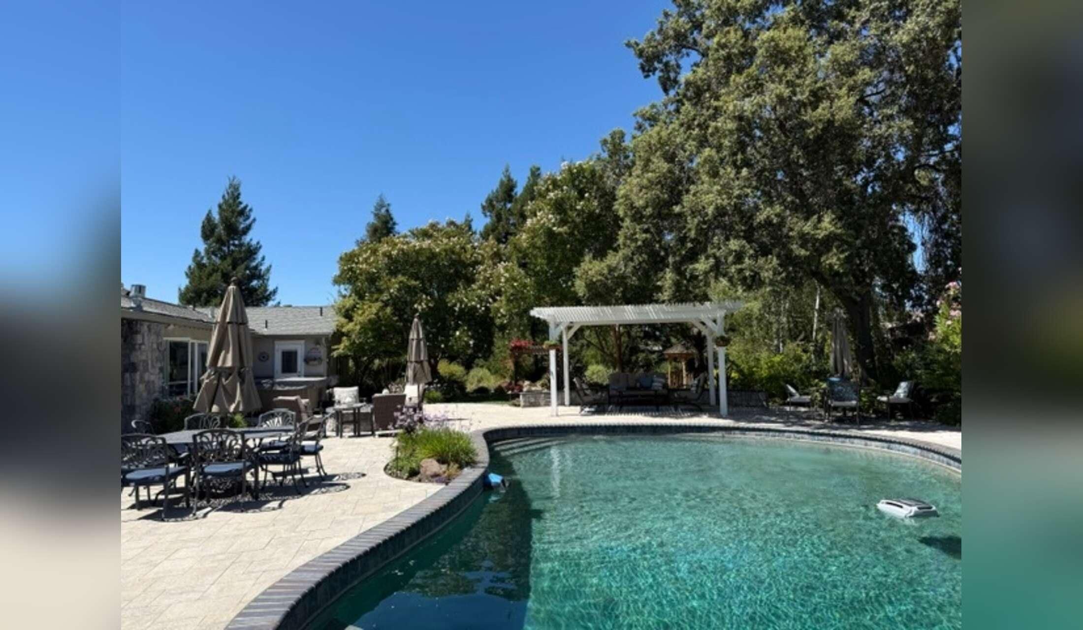 Resort style living near San Francisco! - Image 9