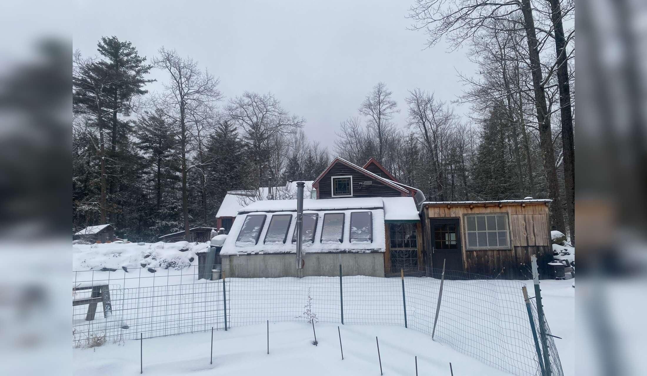 Artist's Cottage in the Woods - Image 10