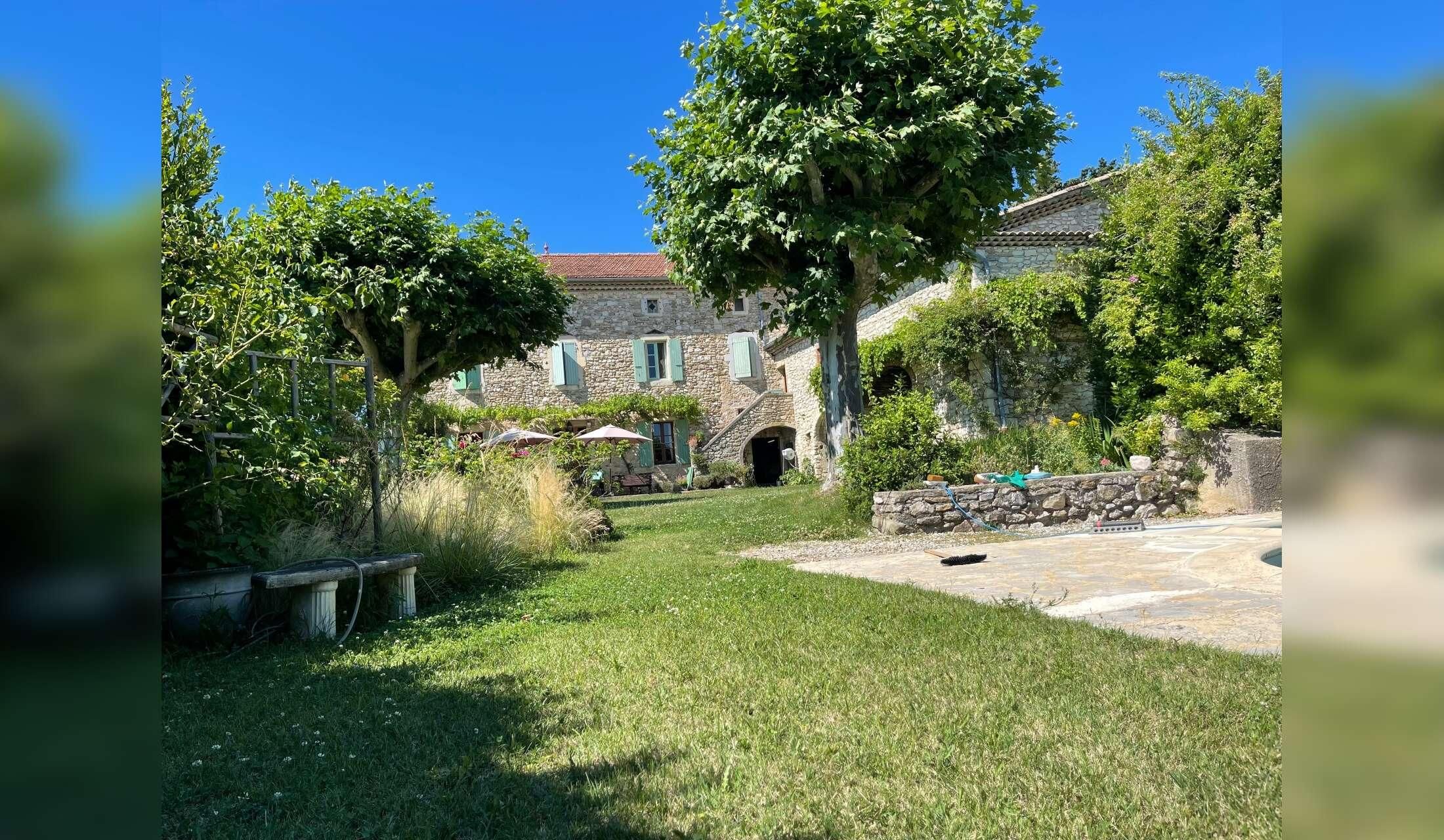 4-6 month House sit in Drôme Provençale, France
