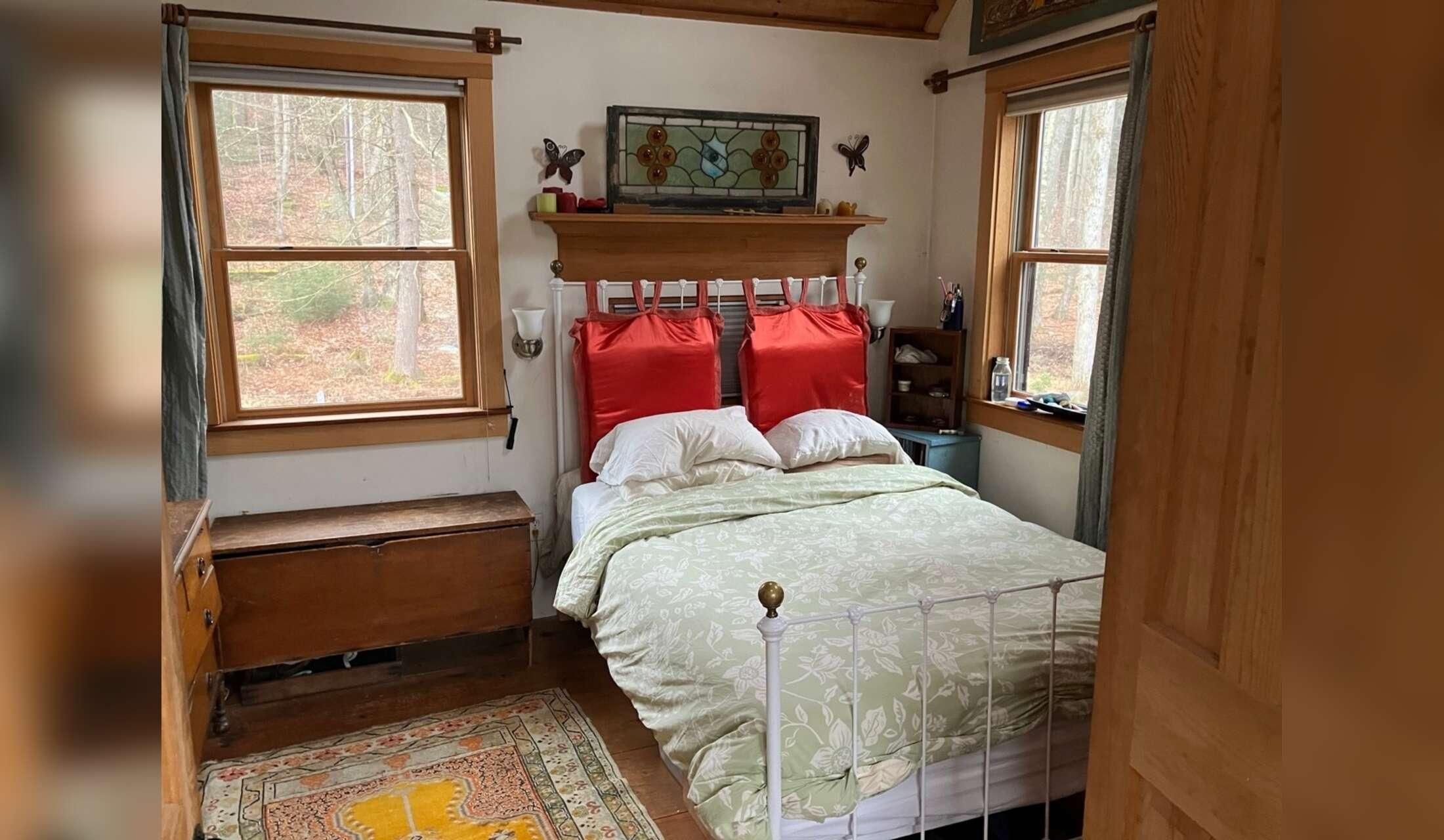 Artist's Cottage in the Woods - Image 4