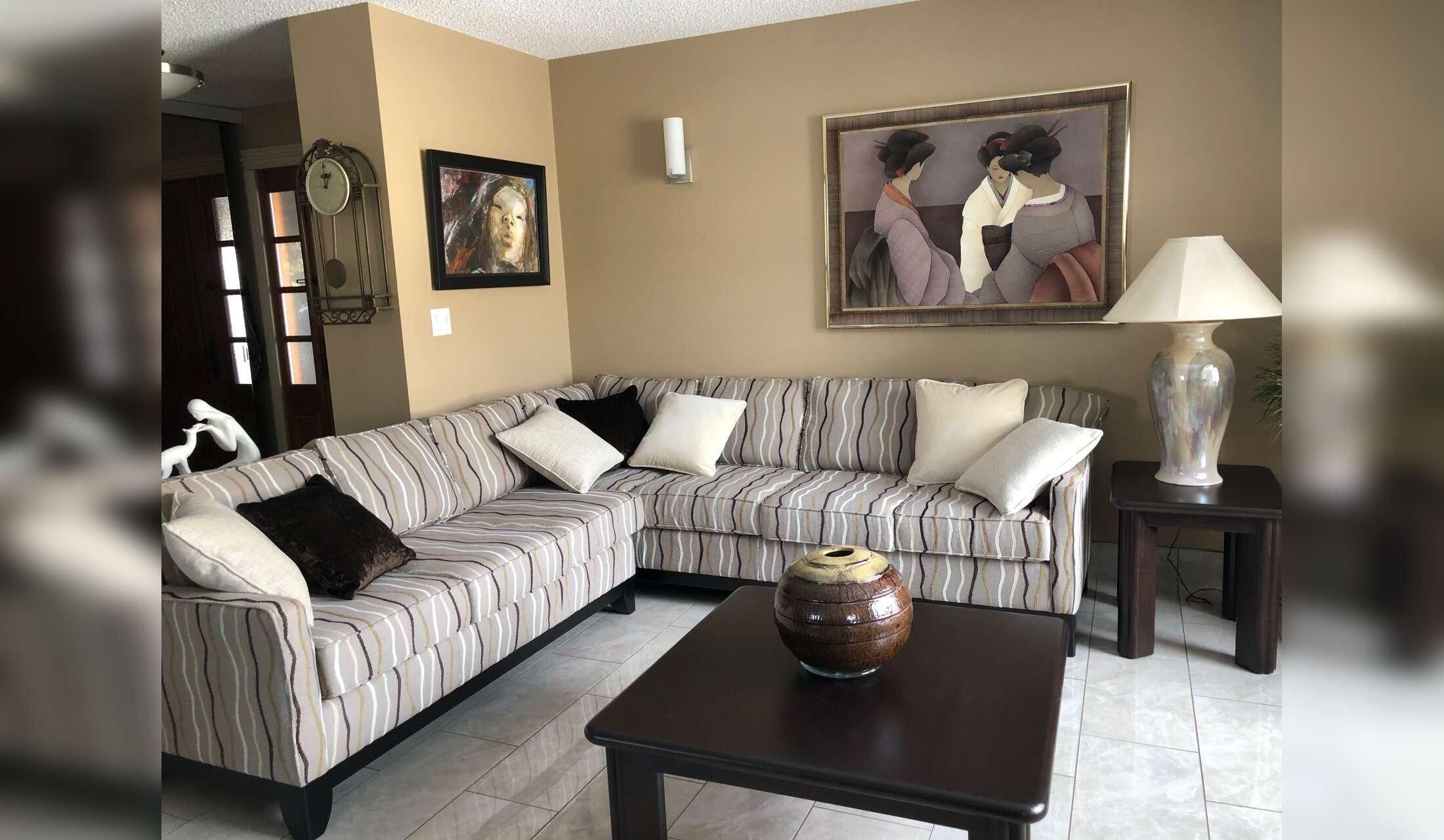 ENJOY A PEACEFUL HAVEN WITH FURRY FRIENDS JUST MINUTES AWAY FROM THE HUSTLE & BUSTLE - Image 4
