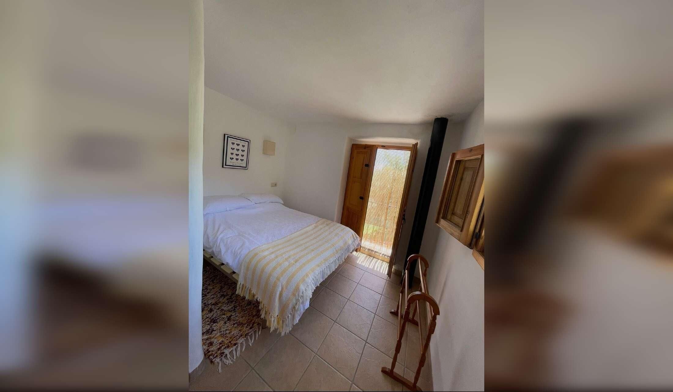 Beautiful alpujarras cortijo seeking dog loving sitters - Image 5